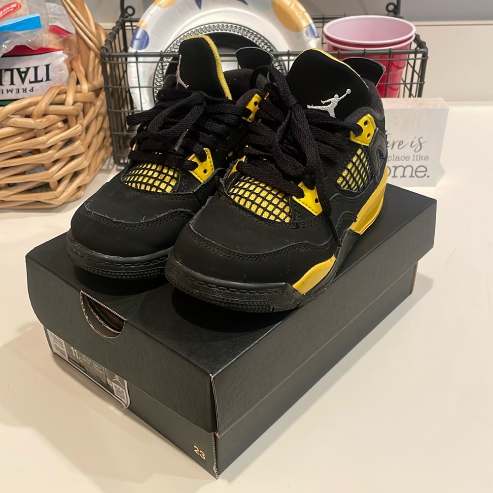 Jordan Retro 4 Thunder Black kids